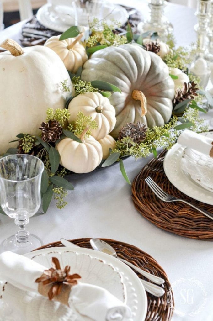 10 Simple & Inviting Thanksgiving Table Setting Ideas